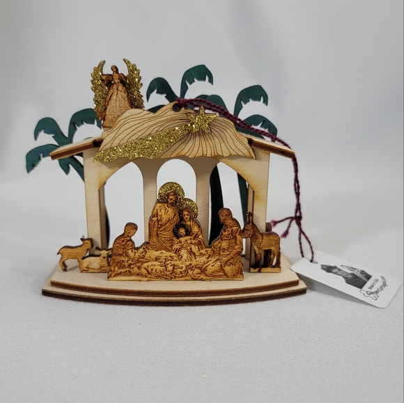 Ginger Cottages Nativity Scene - Picture 16 of 16